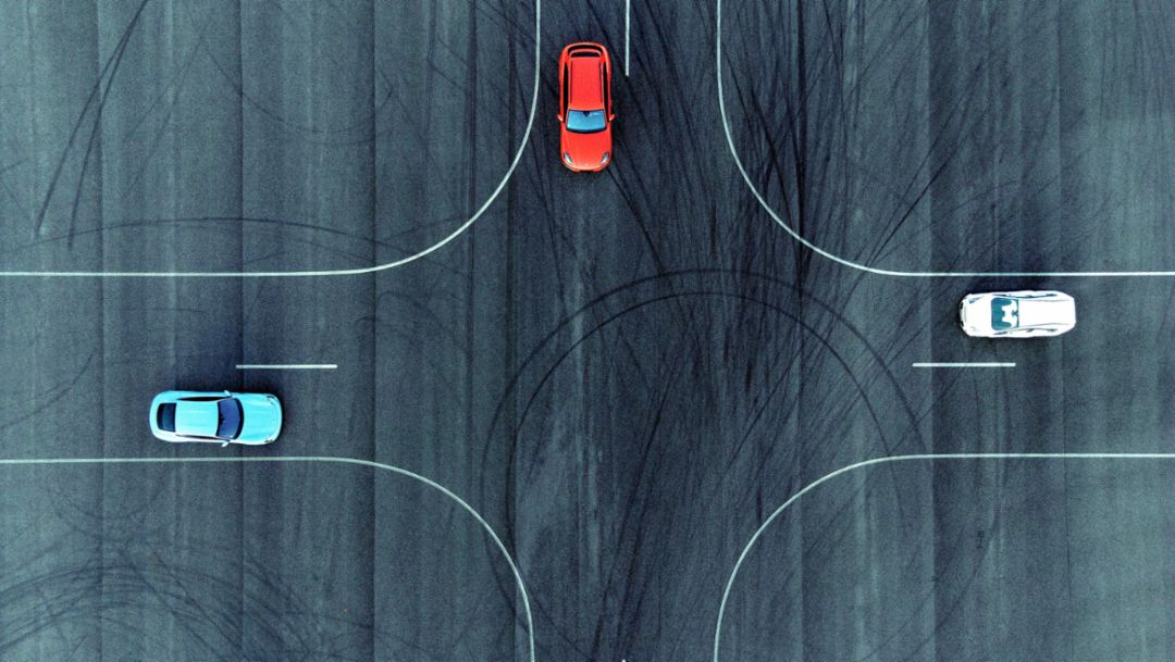 Vehicle-to-X-Kommunikation: Vernetzt. Effizient. Sicher.